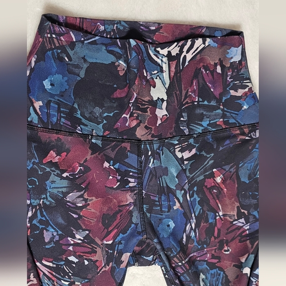 Reebok women's active wear size US small - Picture 2 of 6